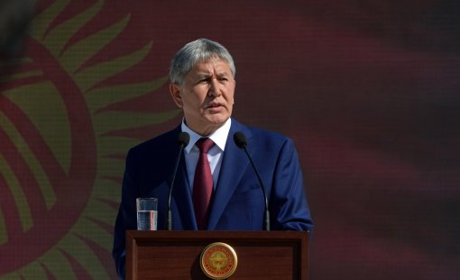 Президент Алмазбек Атамбаев выступает в честь Дня Независимости Кыргызстана 31 августа; фото: president.kg