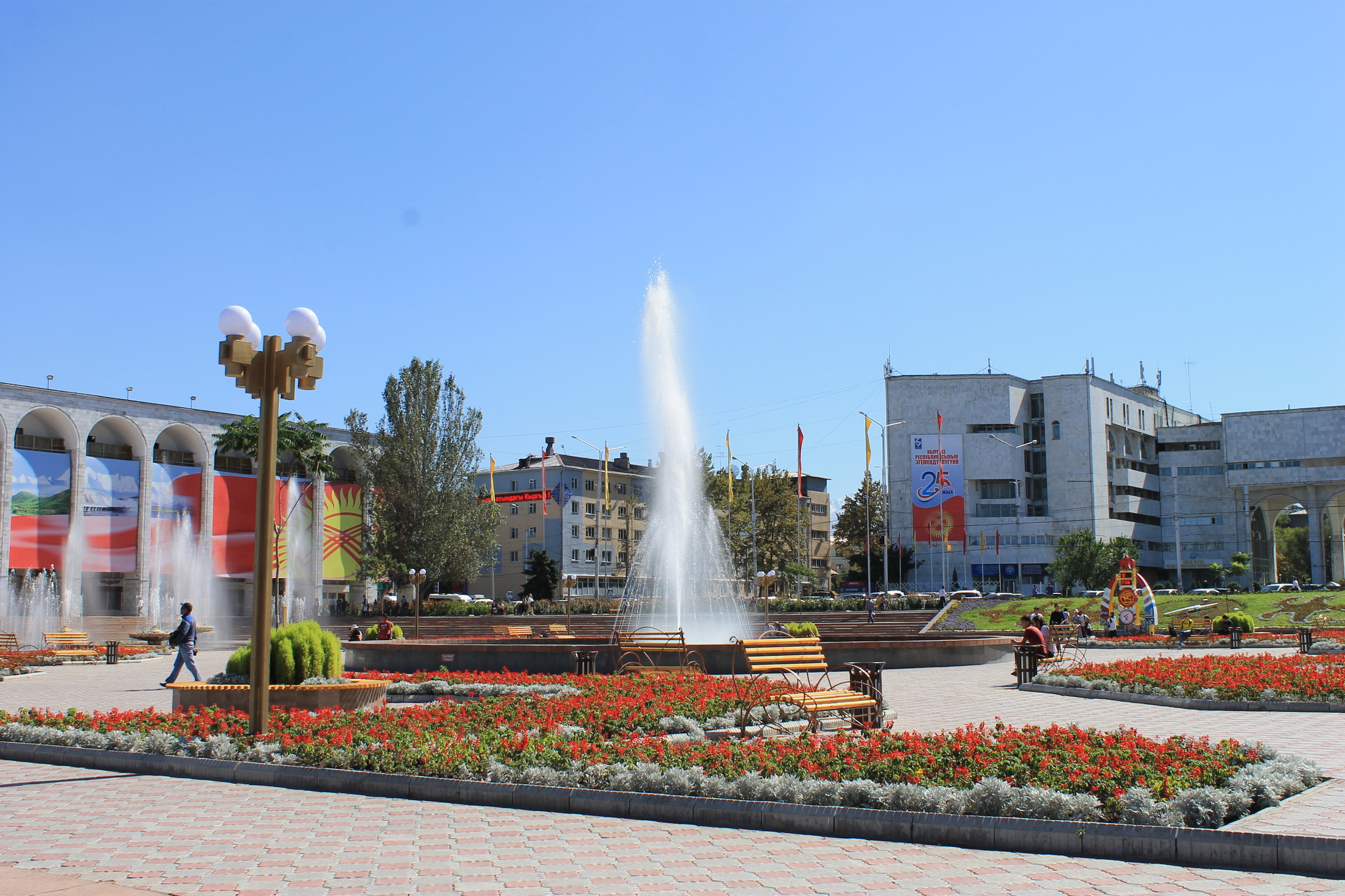 Похорошевший Бишкек перед саммитом СНГ; фото: Ц-1