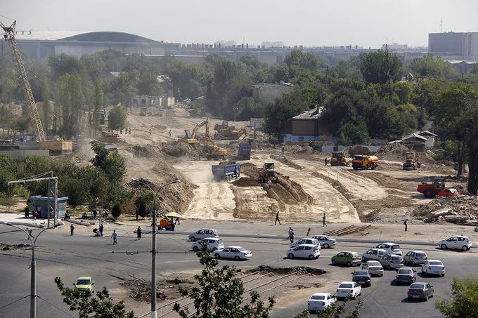Подготовка к строительству нового участка дороги в Ташкенте; фото:Ц1