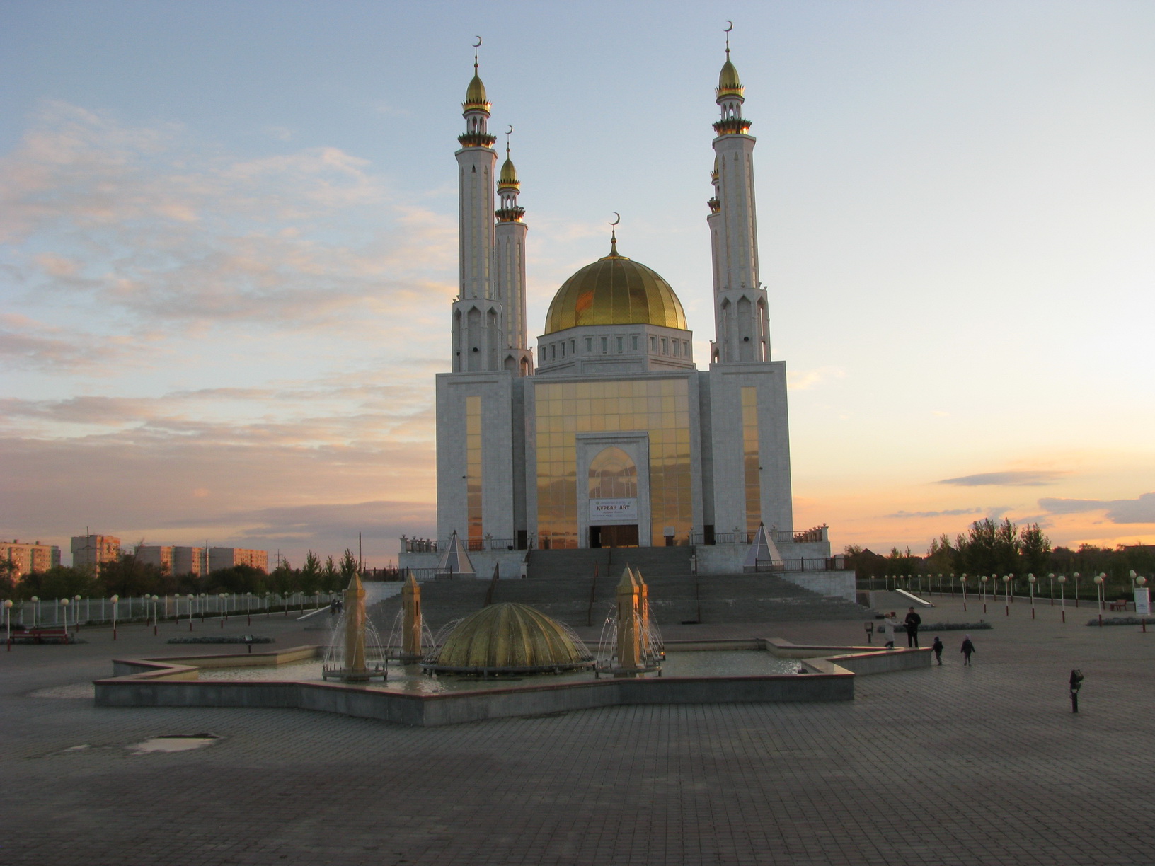 Центральная мечеть в Актобе «Нур Гасыр»; фото: Ц-1
