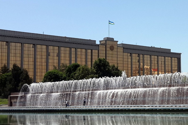 Здание правительства Узбекистана; фото: gazeta.uz