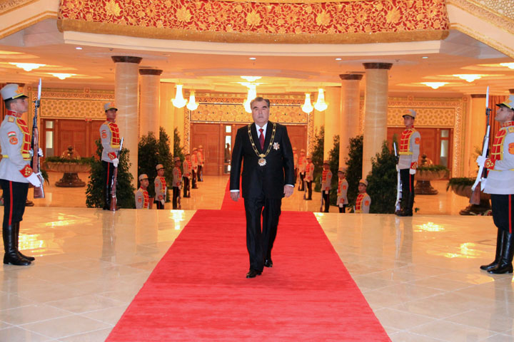 Эмомали Рахмон - Лидер нации и основатель независимости Таджикистана; фото: president.tj
