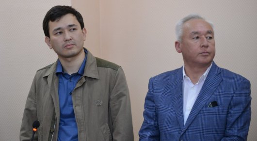 Сейтказы и Асет Матаевы во время судебного процесса в Астане; фото: tengrinews.kz