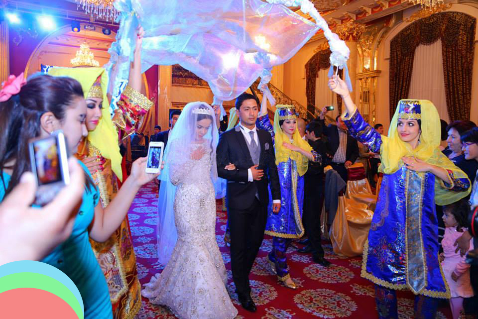 Свадьба в Узбекистане; фото:bazm.uz