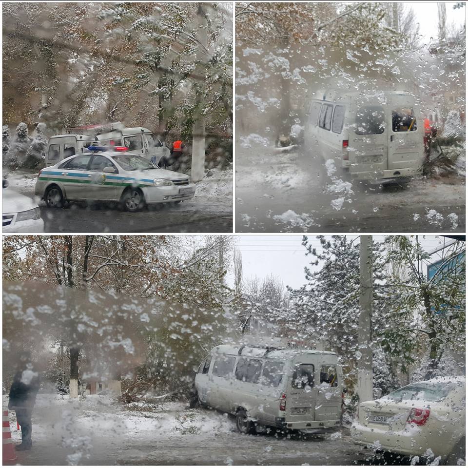 Авария из-за гололеда в Ташкенте; фото: Фейсбук