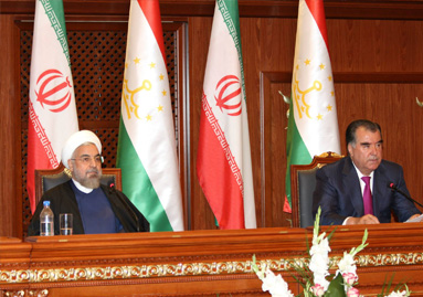 Главы государств Ирана и Таджикистна во время встречи в 2014 году; фото: Пресс-служба президента Таджикистана