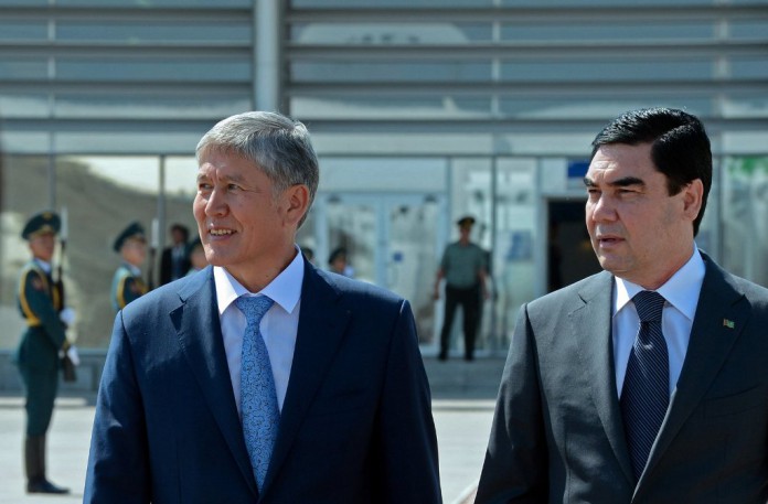 Гурбангулы Бердымухамедов и Алмазбек Атамбаев; фото:K-News