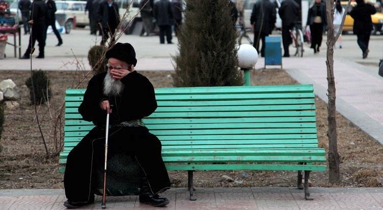 Пенсионер в Ташкенте; фото с сайта: redpen.uz 