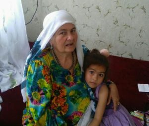 Мать и дочь Шабнам Худойдодовой; фото: семейный архив