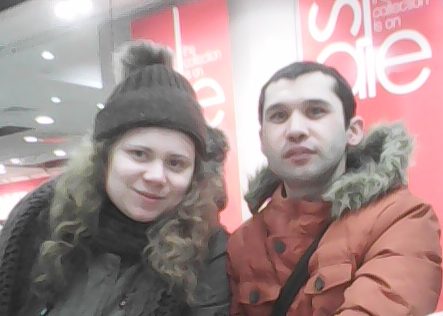 Амин Ашуров (Артек Кузнецов) и Ирина Кузнецова накануне Нового года в Рязани; фото из семейного архива