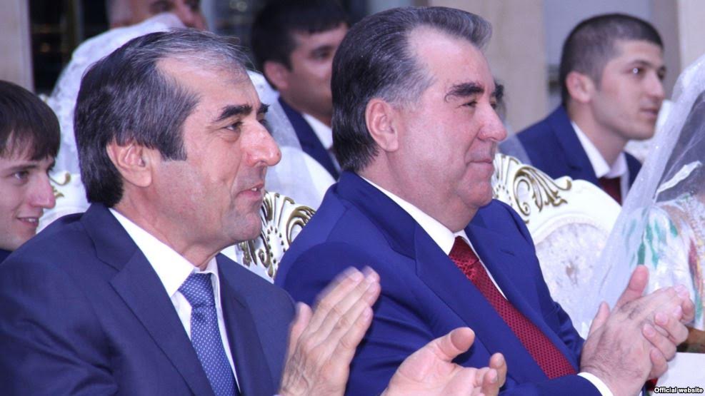 В лучшие годы - президент Эмомали Рахмон и Махмадсаид Убайдуллоев; фото: news.tj