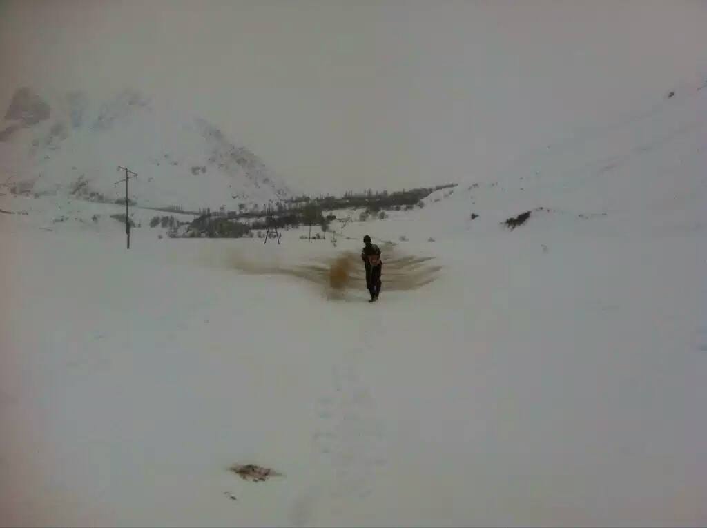 Засыпанные снего окрестности поселка Поймазор в Горно-Бадахшанской области Таджикистана; фото: Ц-1