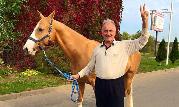 Гельды Кяризову в Туркменистане запретили приближаться к лошадям; фото: Хроники Туркменистана