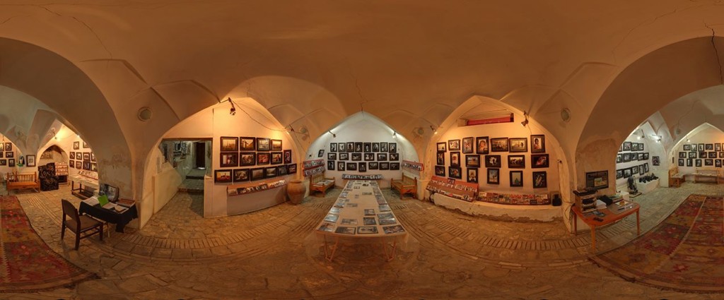 Панорамный снимок фотогелери в Бухаре; фото: личный архив Болтаева