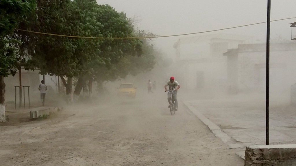 Пыльная буря в Бухаре в апреле 2017 года; фото: Ц-1