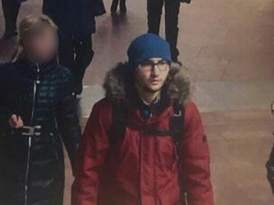 Акбаржон Джалилов на фото незадолго до гибели более похож на хипстера, чем на террориста; фото: камера наблюдения