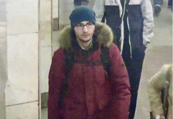 Снимок предполагаемого террориста из камер видеонаблюдения в метро: Фото: Varlamov.ru