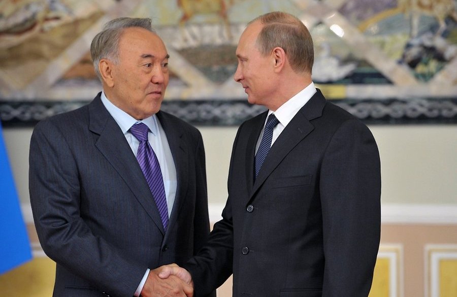 Президенты Казахстана и России Нурсултан Назарбаев и Владимир Путин; фото: kursiv.kz