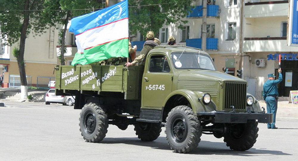 Парад военных автомобилей в Ташкенте; фото: podrobno.uz