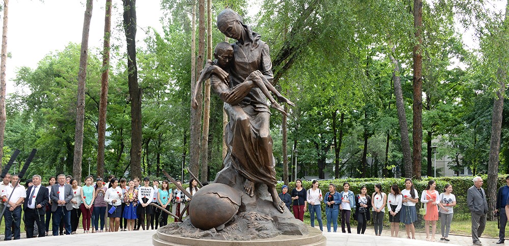 Памятник голодомору в Алматы был открыт в мае 2017 года; фото: акимат Алматы