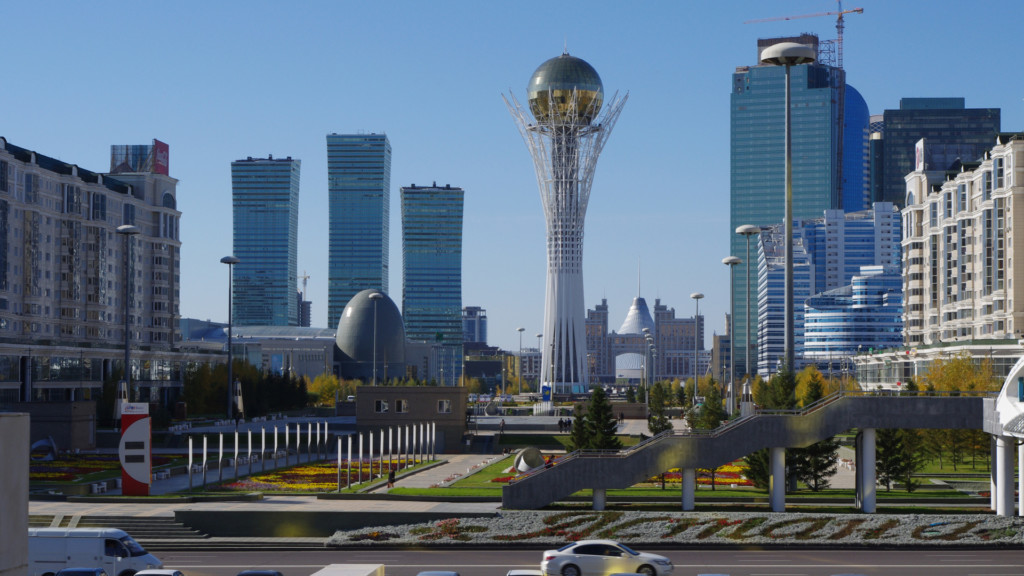 Столица Казахстана Астана; фото: apple-hostel.kz