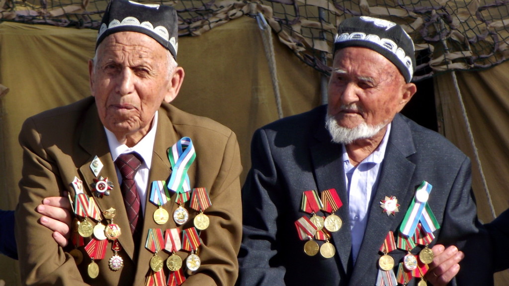 Ветераны Великой Отечественной войны в Бухаре; фото: Ц-1