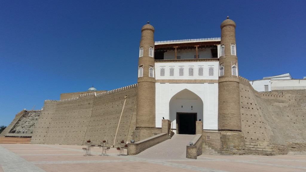 Арк - оплот последних эмиров Бухары; фото: Ц-1