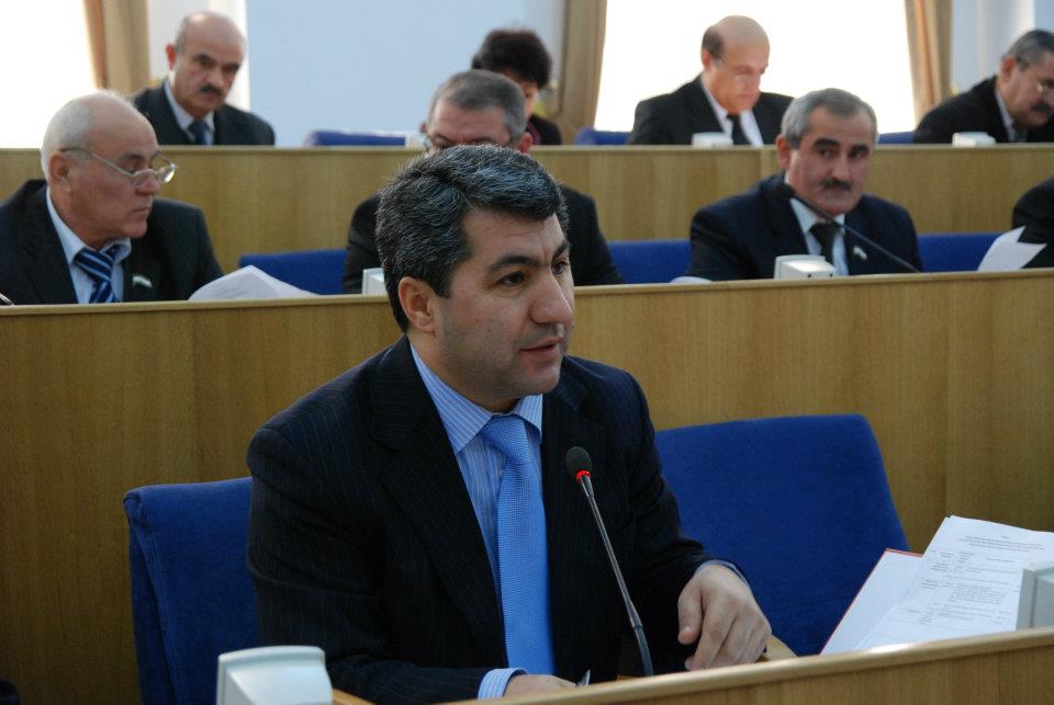 Кабири на заседании парламента Таджикистана; фото: соцсети