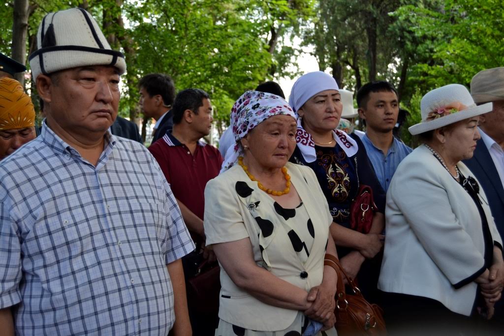 Семьи жертв ошских событий 2010 года; фото: Ц-1