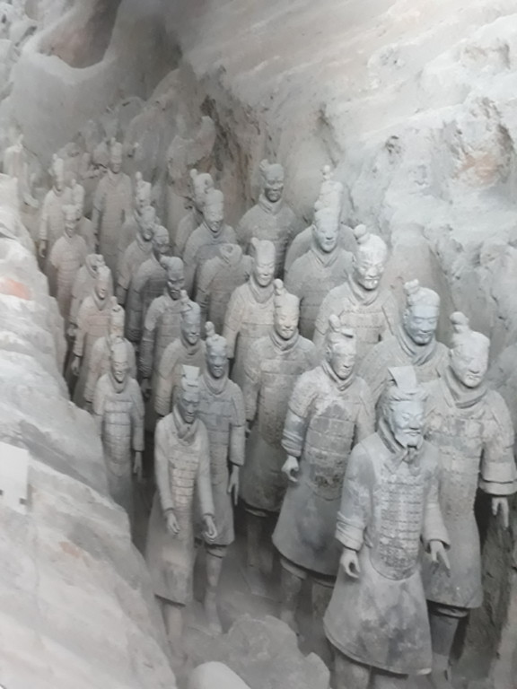Терракотовые воины из Китая - один из экспонатов музея в Астане; фото: Ц-1