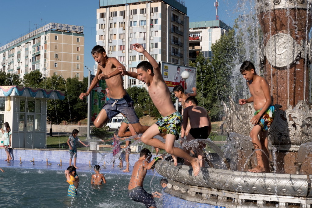 Погода в ташкенте сегодня и завтра. Узбекистан жара 2021. Жара в Ташкенте. Ташкент аномальная жара. Жаркое лето Ташкент.