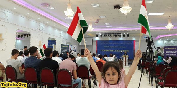 На собрании таджикской оппозиции в Дортмунде; фото: Tajinfo.org