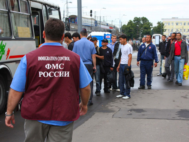 Трудовые мигранты из Центральной Азии в России; фото: vecherka.tj