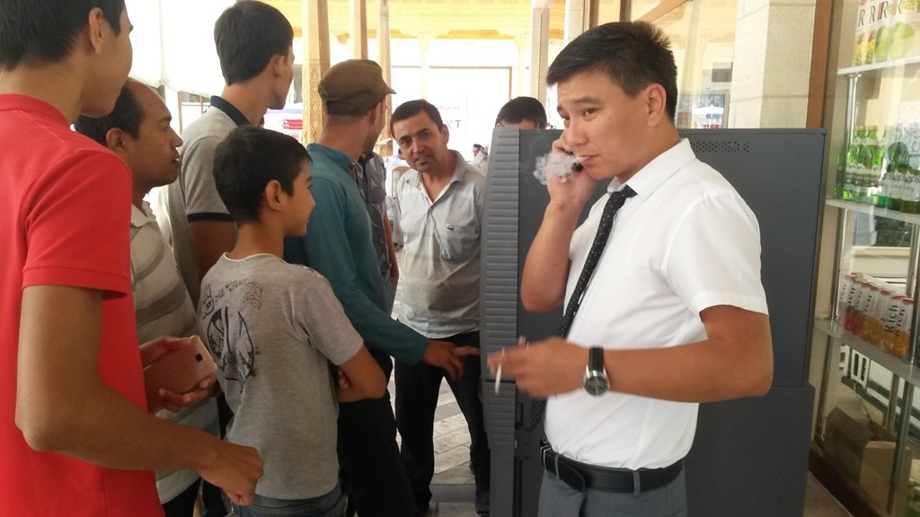 Банкомат в Ташкенте с 14 августа выдает в сумы; фото: Ц-1