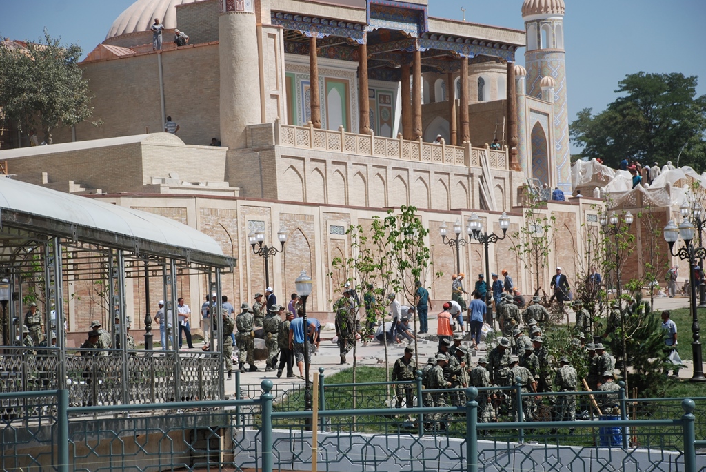 Строительство мавзолея Исламу Кримову в Самарканде; фото: Ц-1