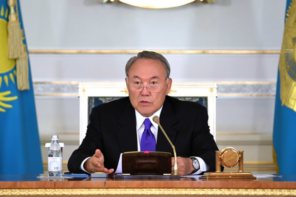 Нурсултан Назарбаев на совещании об инвестициях; фото: akorda.kz