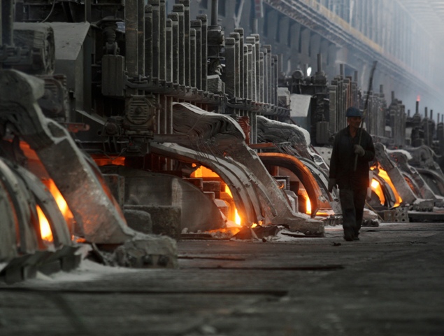 На Таджикской алюминиевой компании; фото: lookoutnews.it