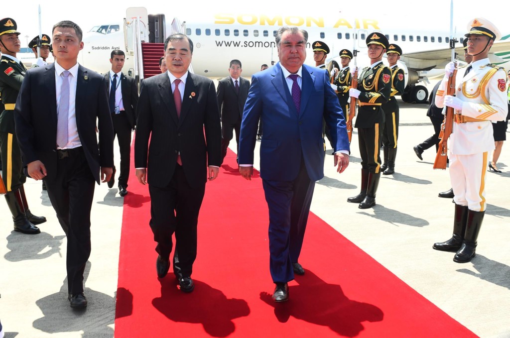 Президент Таджикистана Эмомали Рахмон прибыл в Китай; фото: president.tj