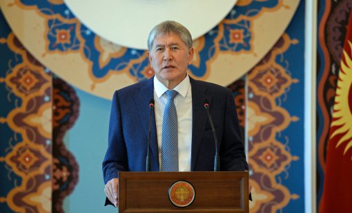 Алмазбек Атамбаев 27 октября 2017 года; фото: president.kg