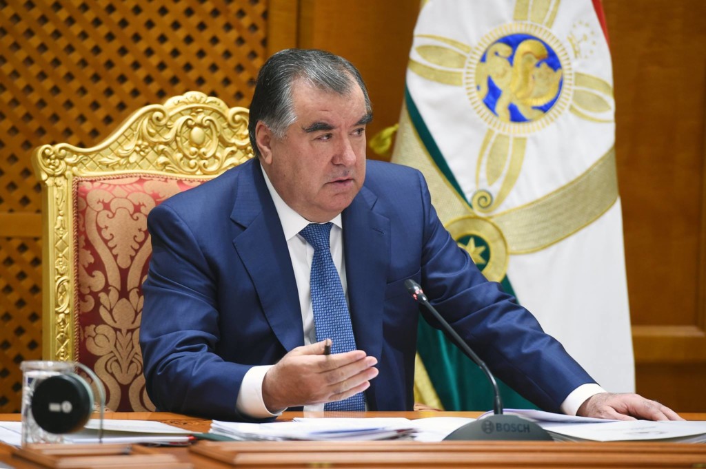 Президент Таджикистана ЭмомалиРахмон объявил о борьбе с коррупцией; фото: Фейсбук президента РТ