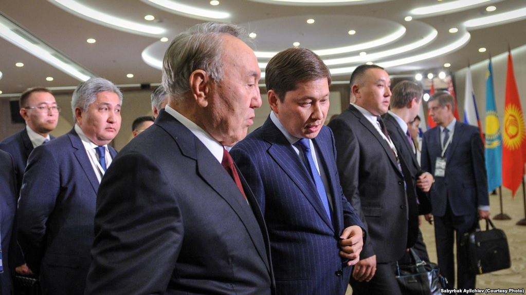 Президент РК Нурсултан Назарбаев и премьер-министр КР Сапар Исаков в Сочи; фото: RFERL