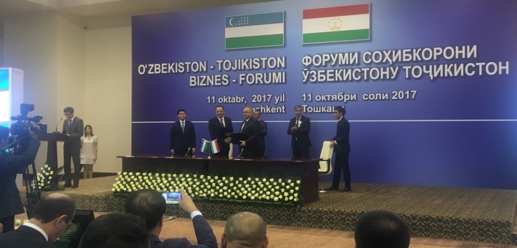 На узбекско-таджикском форуме в Ташкенте 11 октября; фото: http://tpp.tj