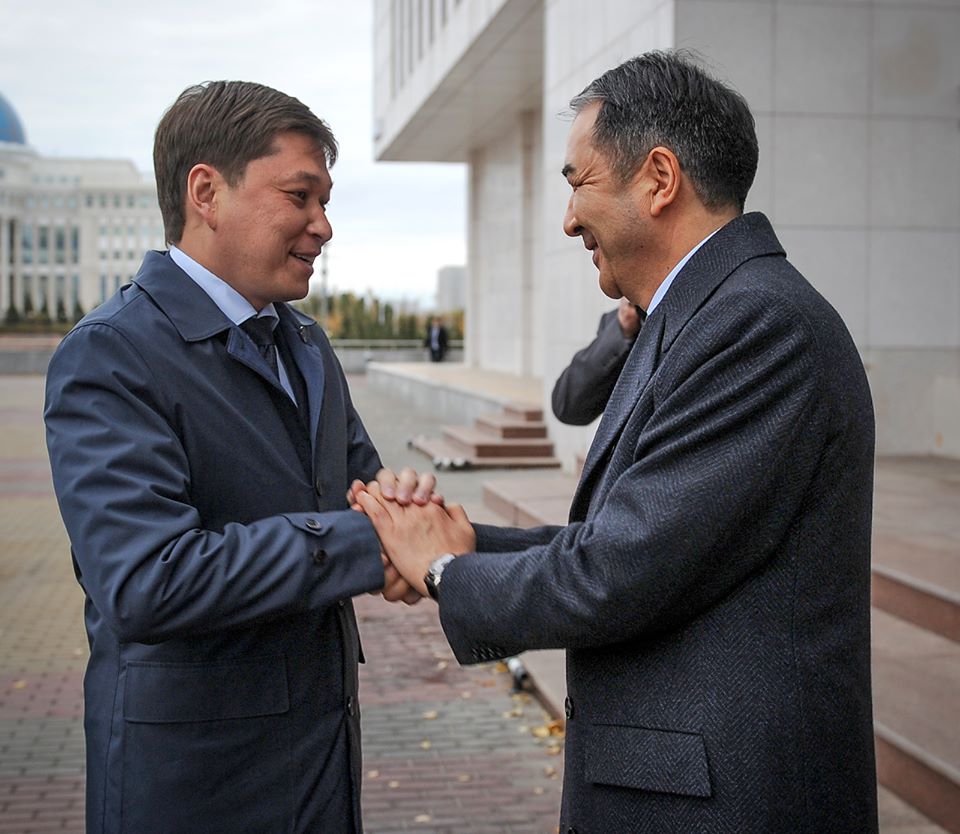 Премьер-министры КР и РК Сапар Исаков и Бакытжан Сагинтаев; фото: ФБ Сапара Исакова