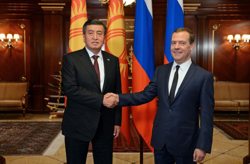 Сооронбай Жээнбеков и Дмитрий Медведев; фото: пресс-служба президента КР