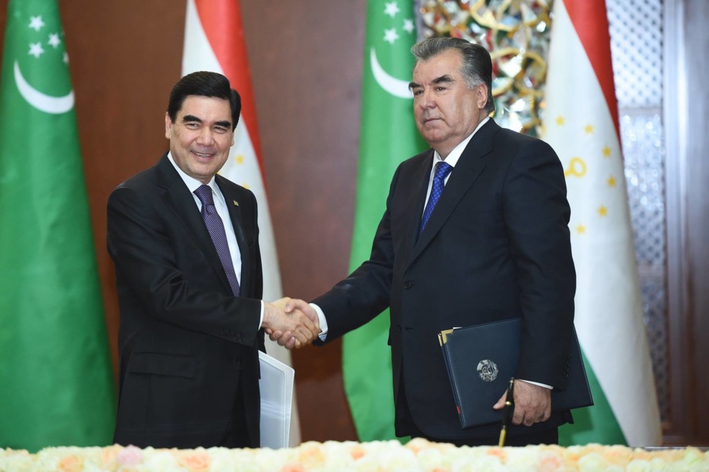 Президенты Туркменистана и Таджикистана Гурбангулы Бердымухамедов и Эмомали Рахмон; фото: ФБ пресс-службы президента РТ