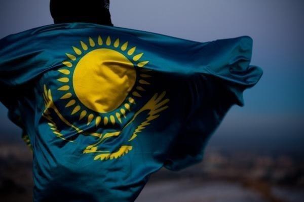 Флаг Казахстана; фото: e-center.asia