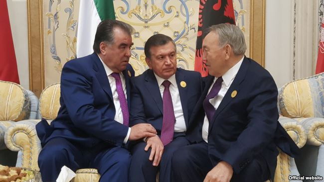 Президенты стран ЦА - Эмомали Рахмон, Шавкат Мирзиёев и Нурсултан Назарбаев; фото: hamsinf.com 