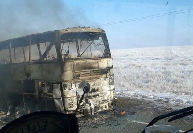Сгоревший автобус; фото: askar_aktileu