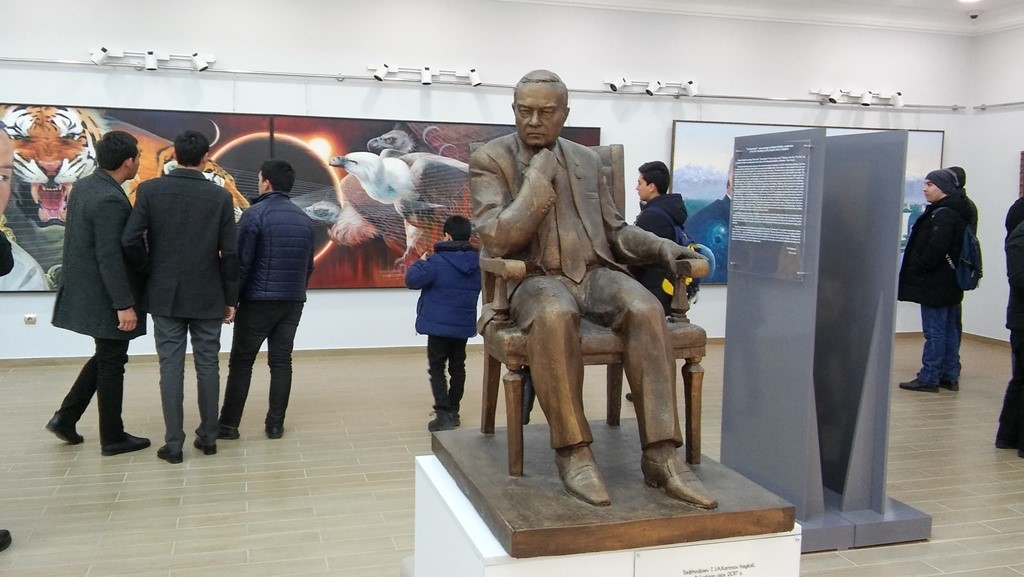 Выставка о деятельности Ислама Каримова в Ташкенте;   
