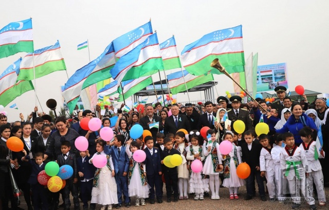 Во время церемонии открытия погранпоста "Пап" в Наманганской области; фото: Ц-1